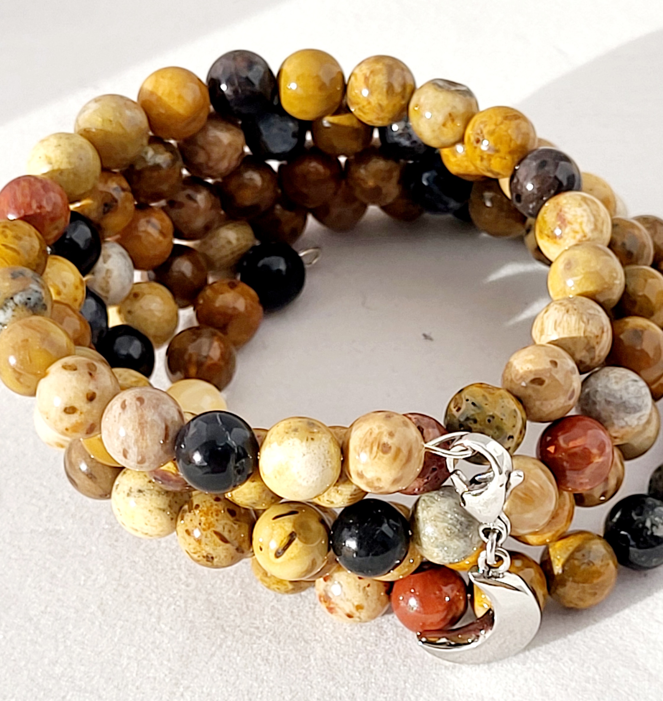 Armband van zilveren springdraad met multi brown jasper stenen + fournituren