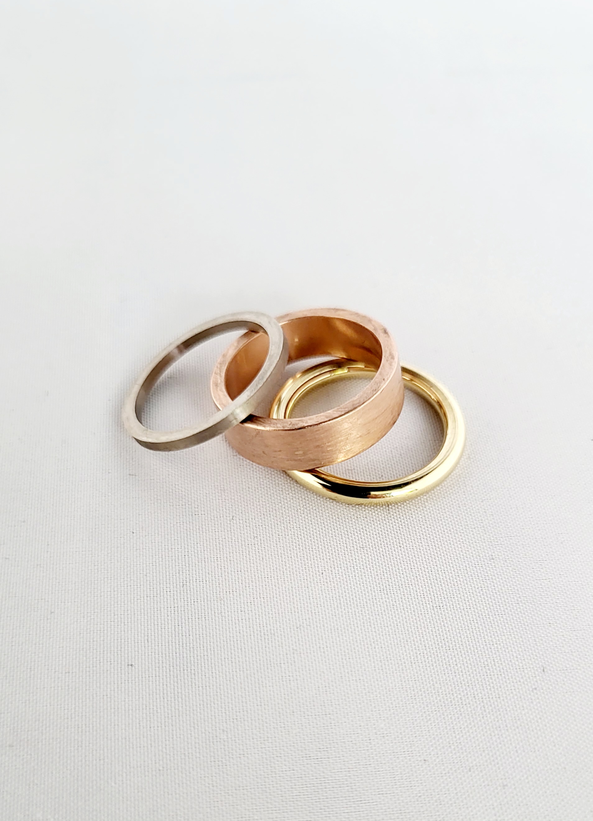 trio gouden ringen