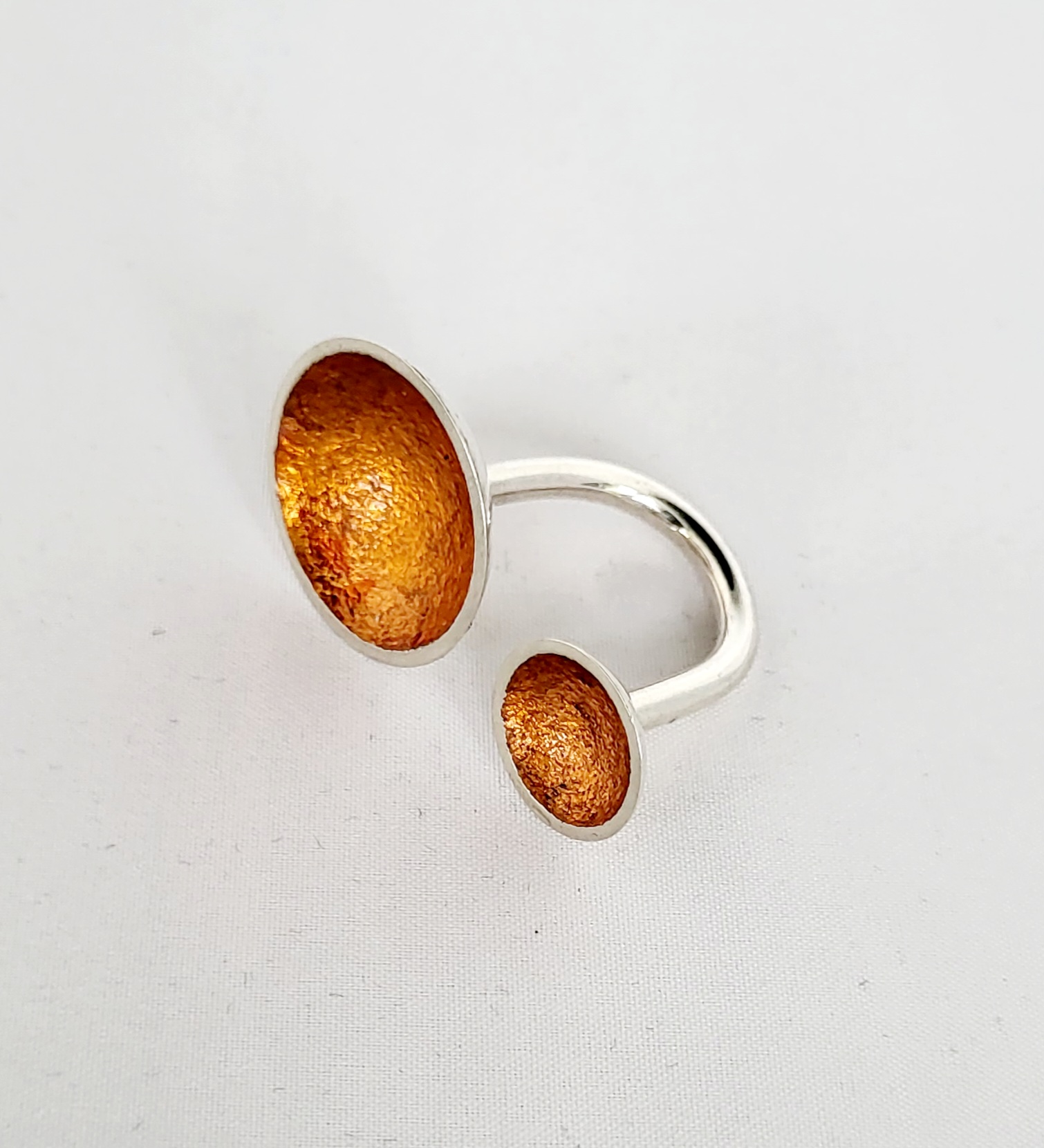 Zilveren ring met ongelijke potjes