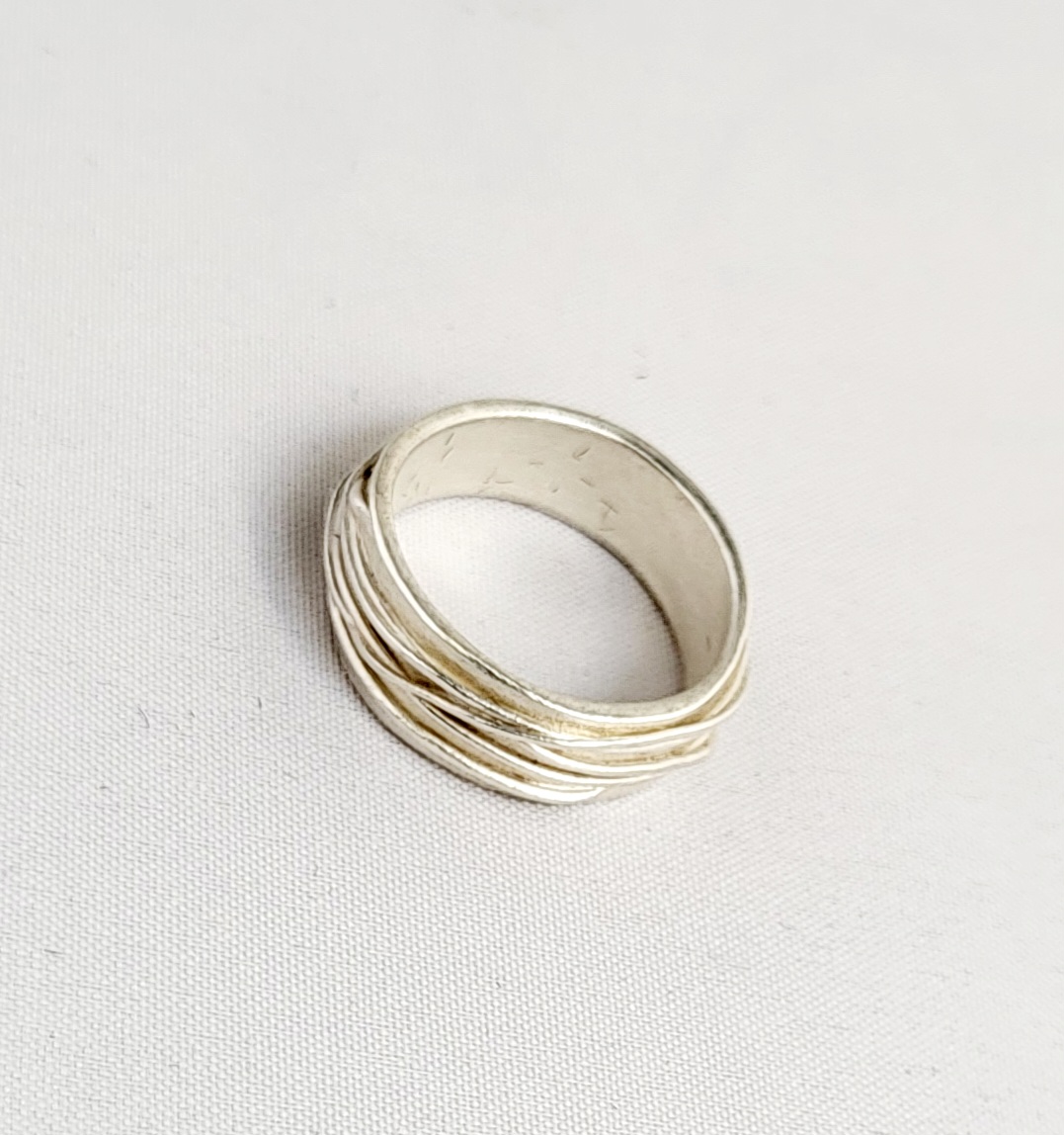 Zilveren ring met gespoten draad